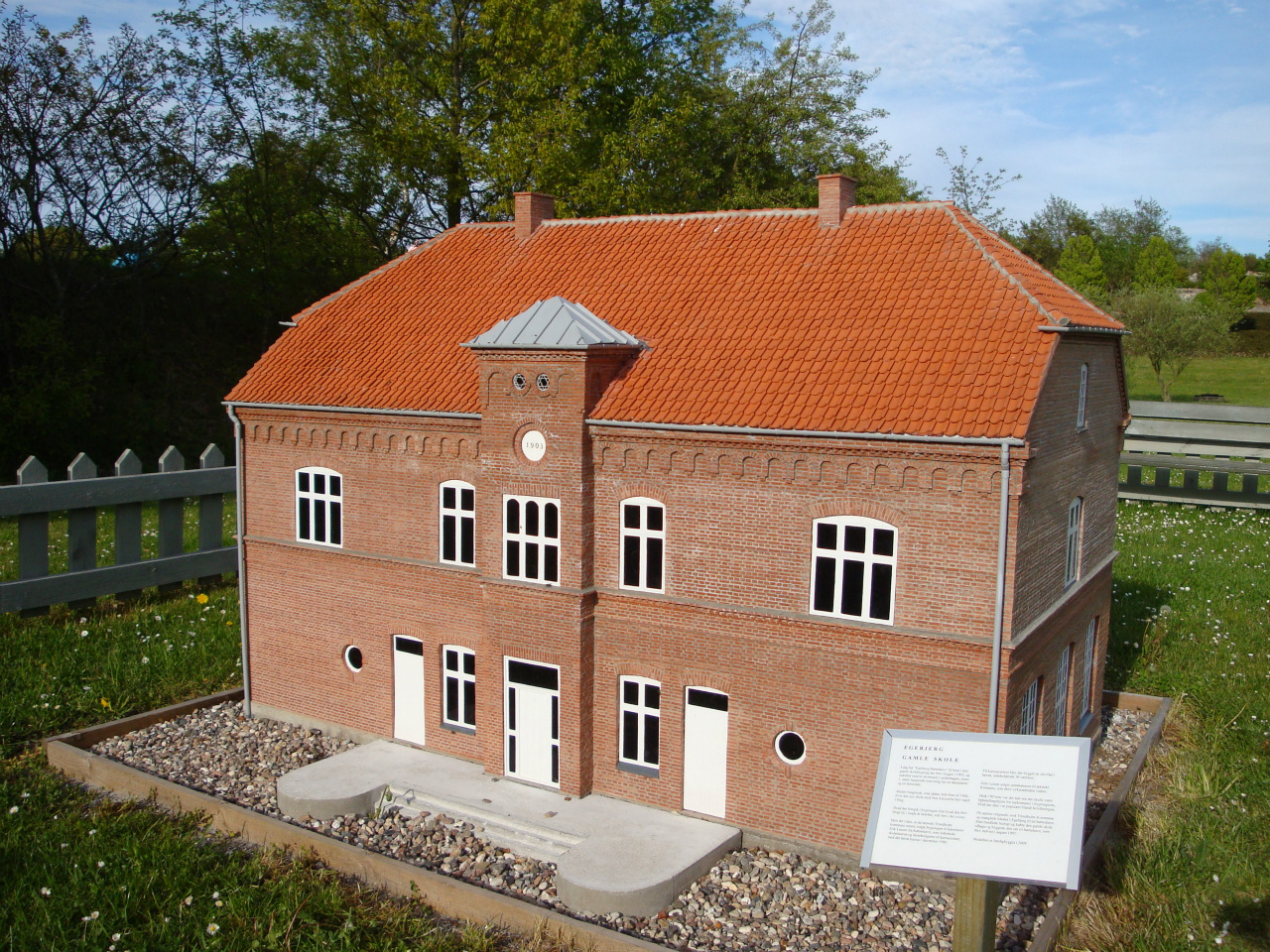 EGEBJERG GAMLE SKOLE