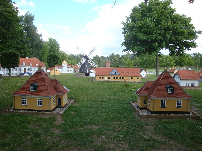 PORTNER- & VÆGTERBOLIGER VED PSYKIATRIHOSPITALET, NYKØBING SJ.